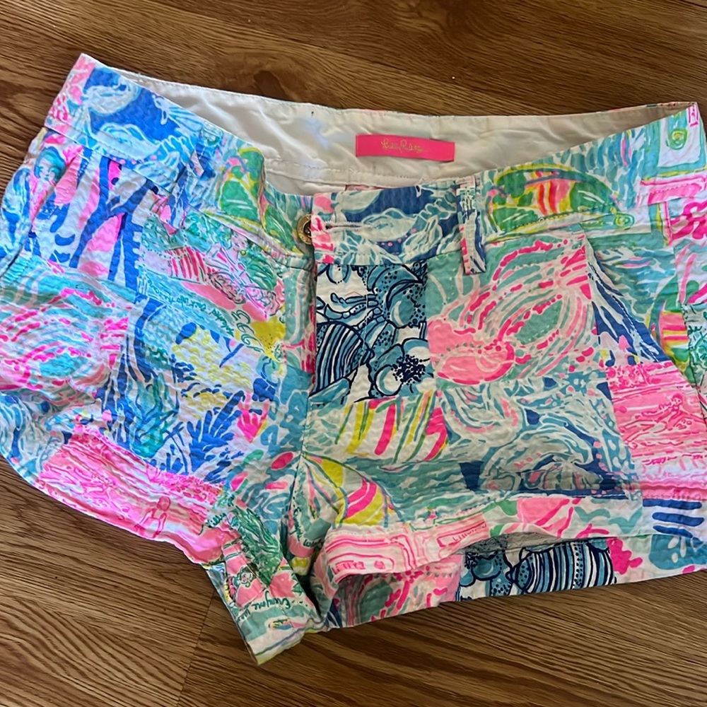 Lilly Pulitzer Blue Pink Floral A Patch Print Shorts size 8 100% Cotton 3"L  EUC